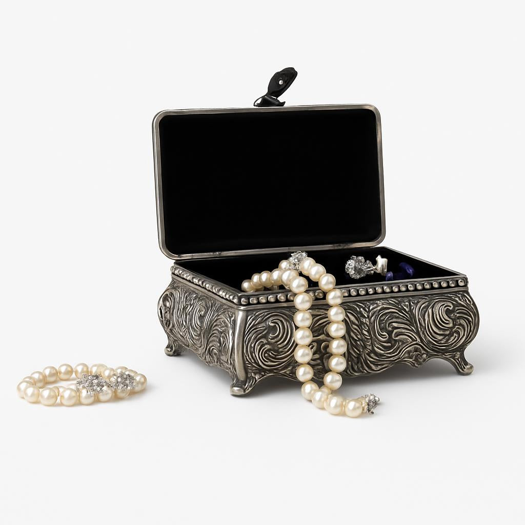 Boîte à Bijoux Gothique Métal Sculpté Vintage