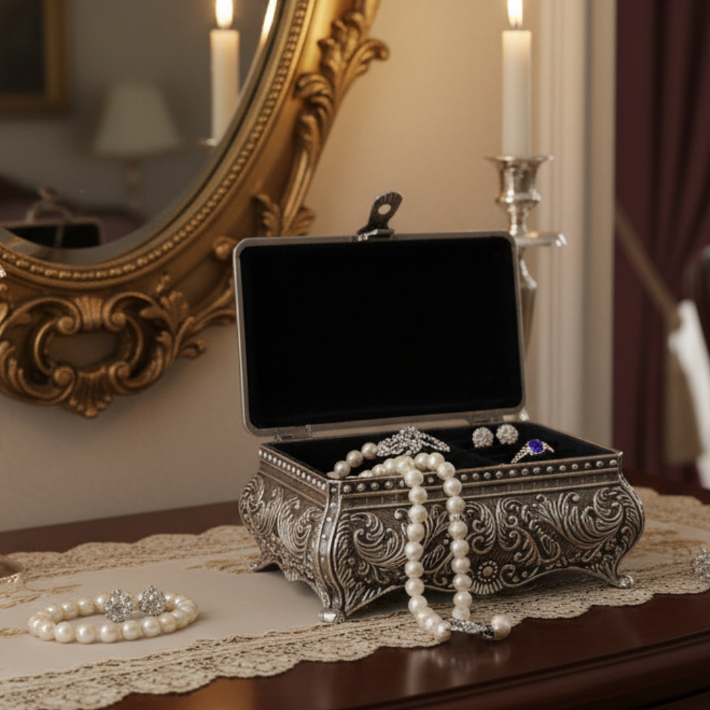 Boîte à Bijoux Gothique Métal Sculpté Vintage
